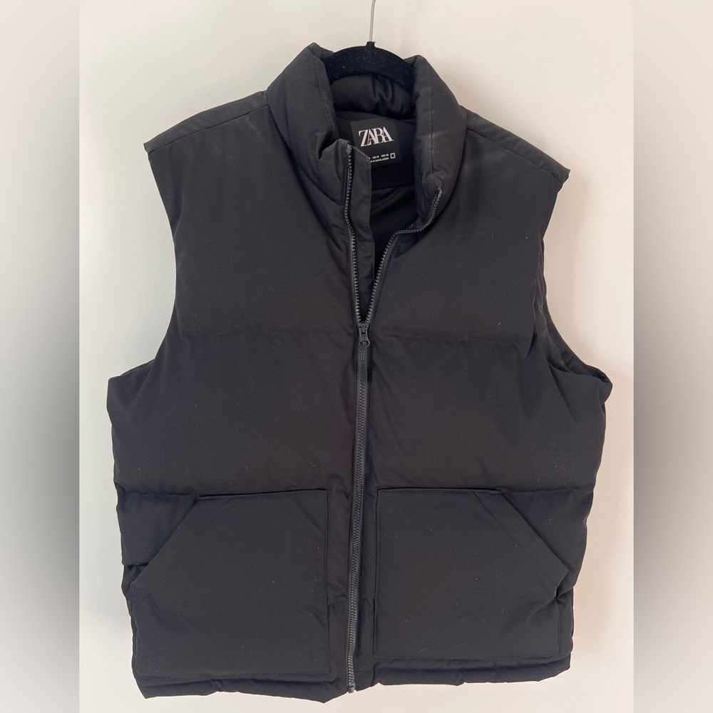 Zara Men's Dark Puffer Vest